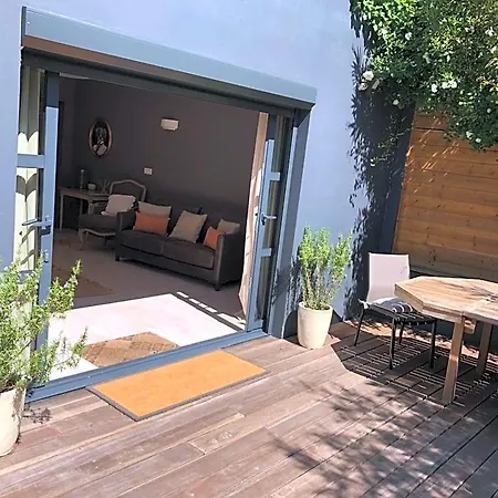 Patio 127