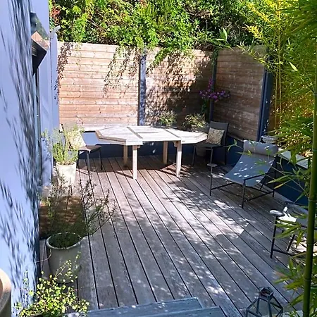 Patio 127 Bed and breakfast