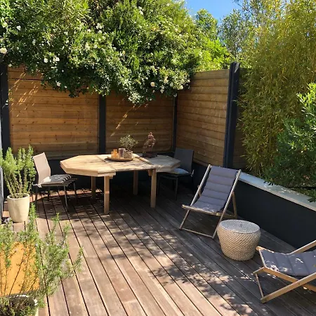 Bed & Breakfast Patio 127